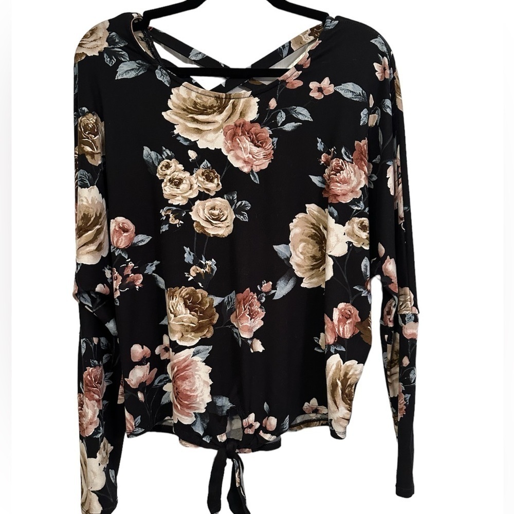 Floral Print Black Long Sleeve Top w/Tie Front open Cross Back Detail Sz. Medium